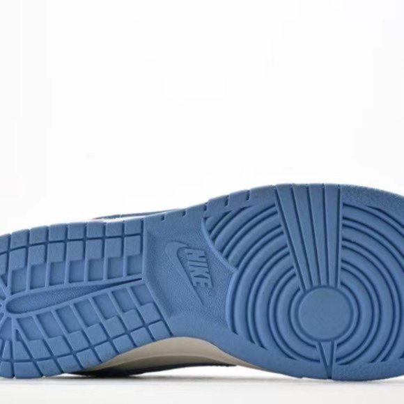 Nike Dunk Low Retro \